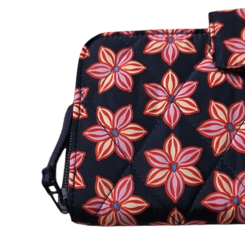 NEW Vera Bradley Womens Navy Floral Quilted Essential Tab Wallet Floral Burst